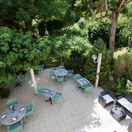 Le Lion D'Or Hotel Manzac-sur-Vern Bagian luar foto