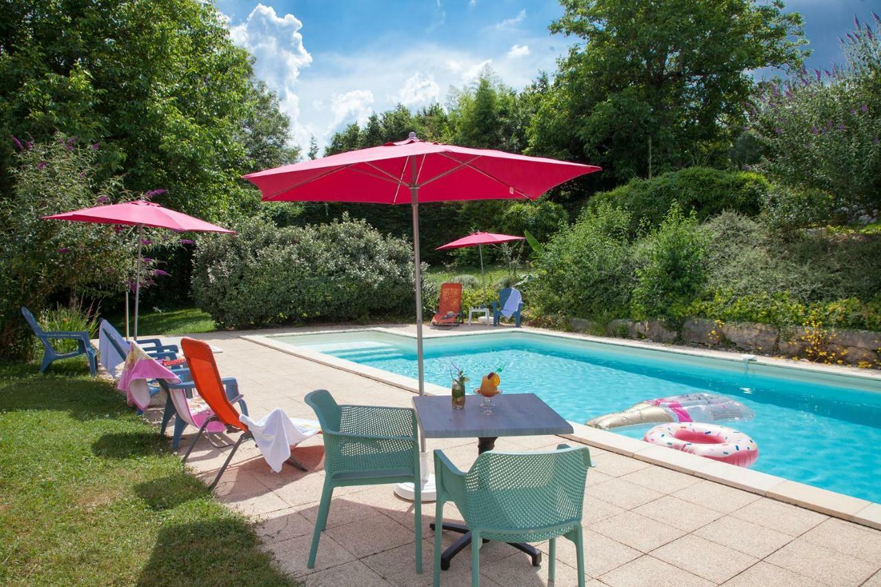 Le Lion D'Or Hotel Manzac-sur-Vern Bagian luar foto